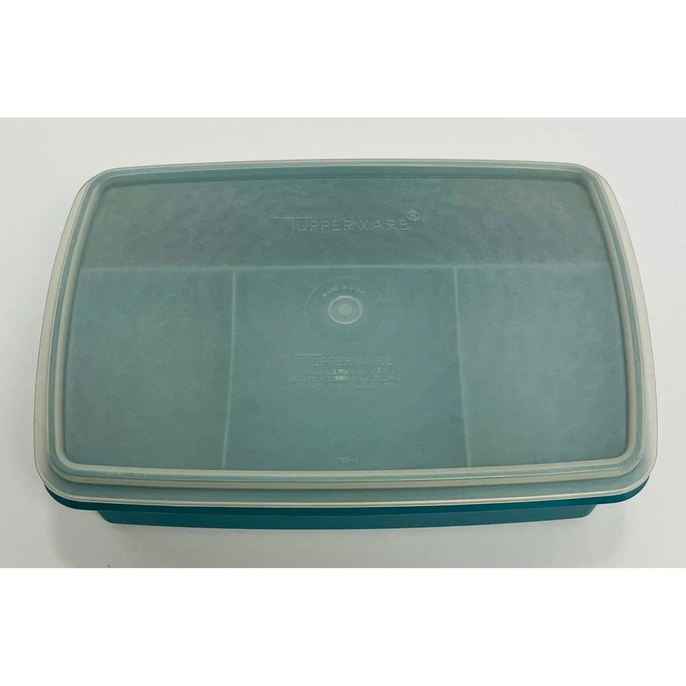 Vintage Tupperware TupperCraft Blue Stow & Go Snack Craft Container 767-2 w Lid